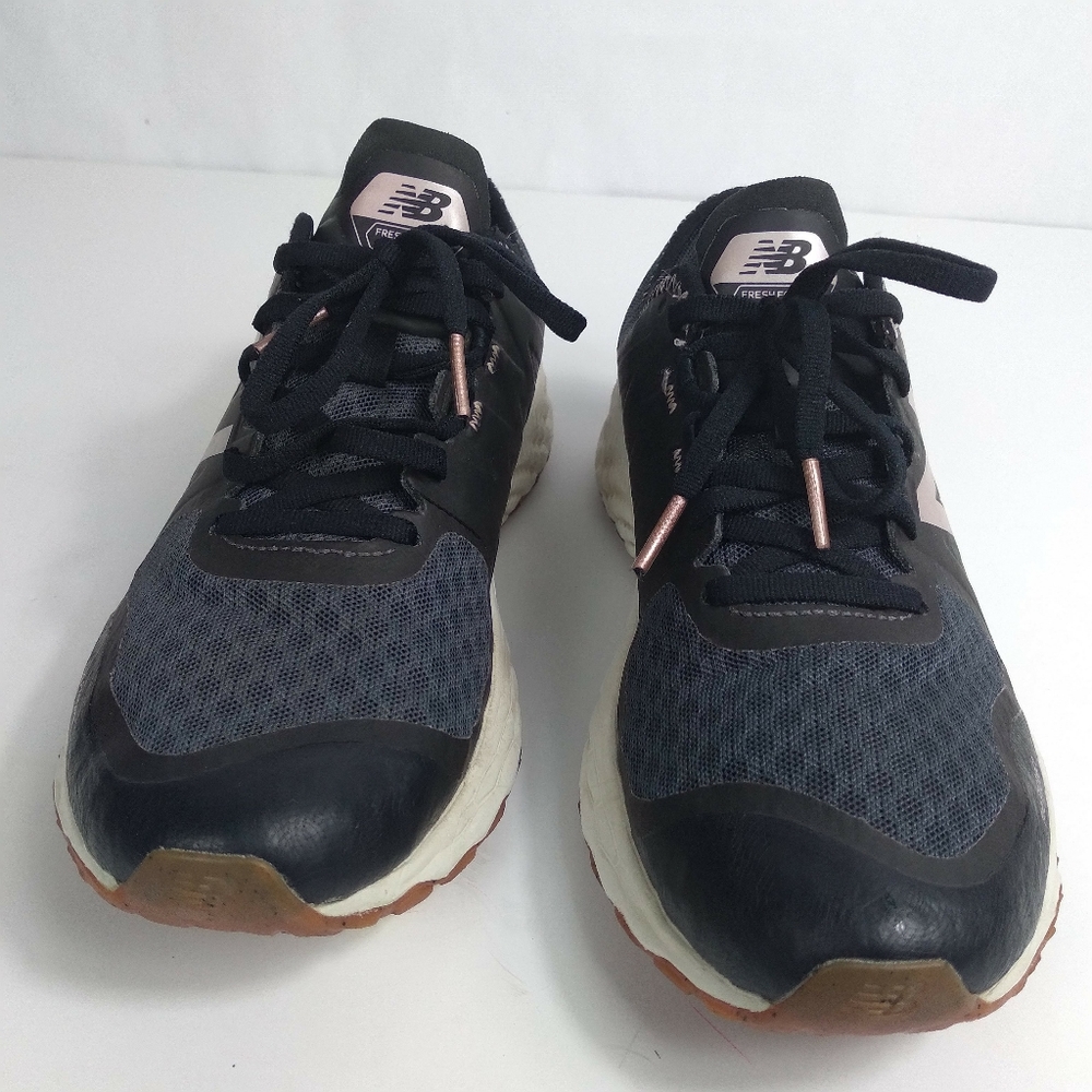 NEW Balance fresh foam sneakers size 8.5 all terrian